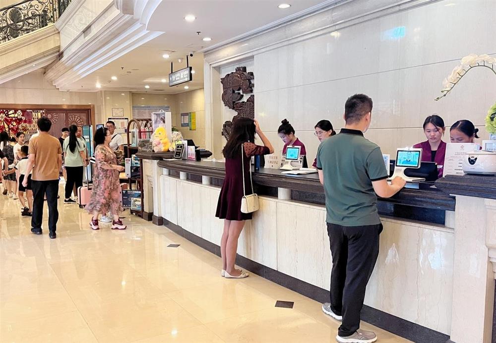 济南产发团体旗下吉华大厦迎来客流岑岭